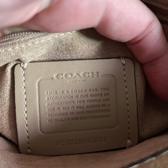 Coach Lucy Signature Crossbody - Picture 7 of 8